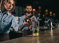 West Coast vs. East Coast Bartending - Exploring Pros and Cons